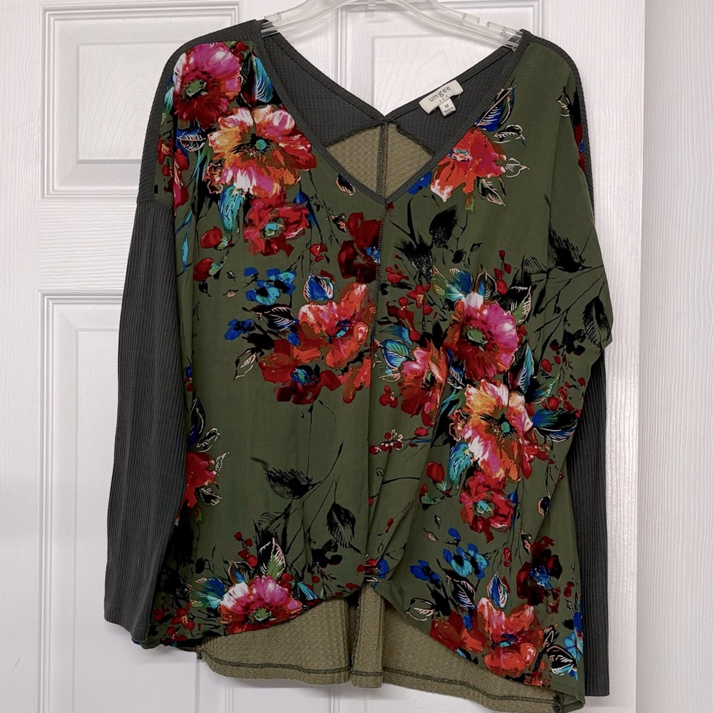 Umgee Waffle Knit Mixed Media V Neck Front Knot Green Top Sz M